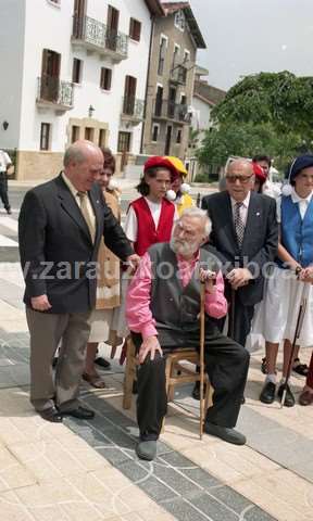 Bertsolarien Plazaren inaugurazioa