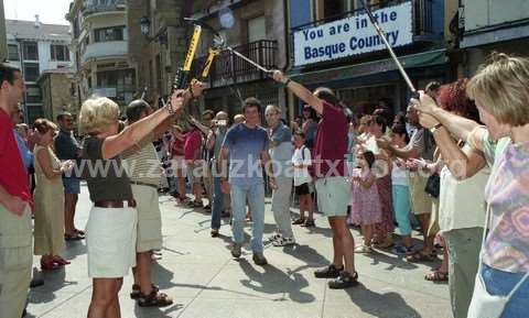 Recibimiento popular a Jon Beloki