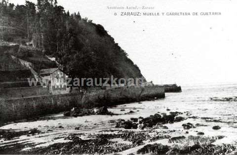 Zarauz. Muelle y carretera de Guetaria