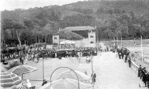 Zarautz: begiratokiko plaza