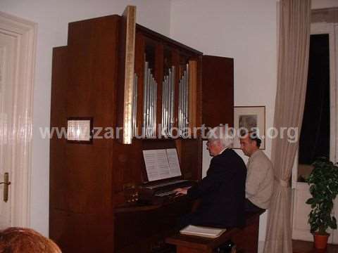 Luis Taberna organo-joleari omenaldia