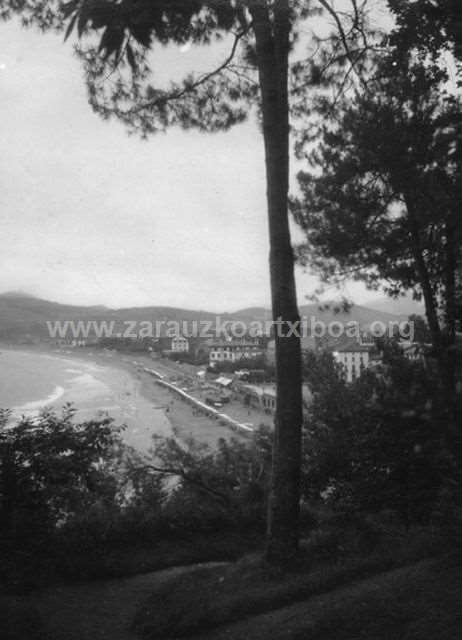 Zarauzko hondartza, Santa Barbara menditik begiratuta