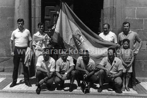 Estropadak: 1970eko Zarauzko ikurrina. Donibanek irabazi zuen