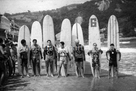 Surfistas participantes en la prueba organizada por el club Euromar de Zarautz