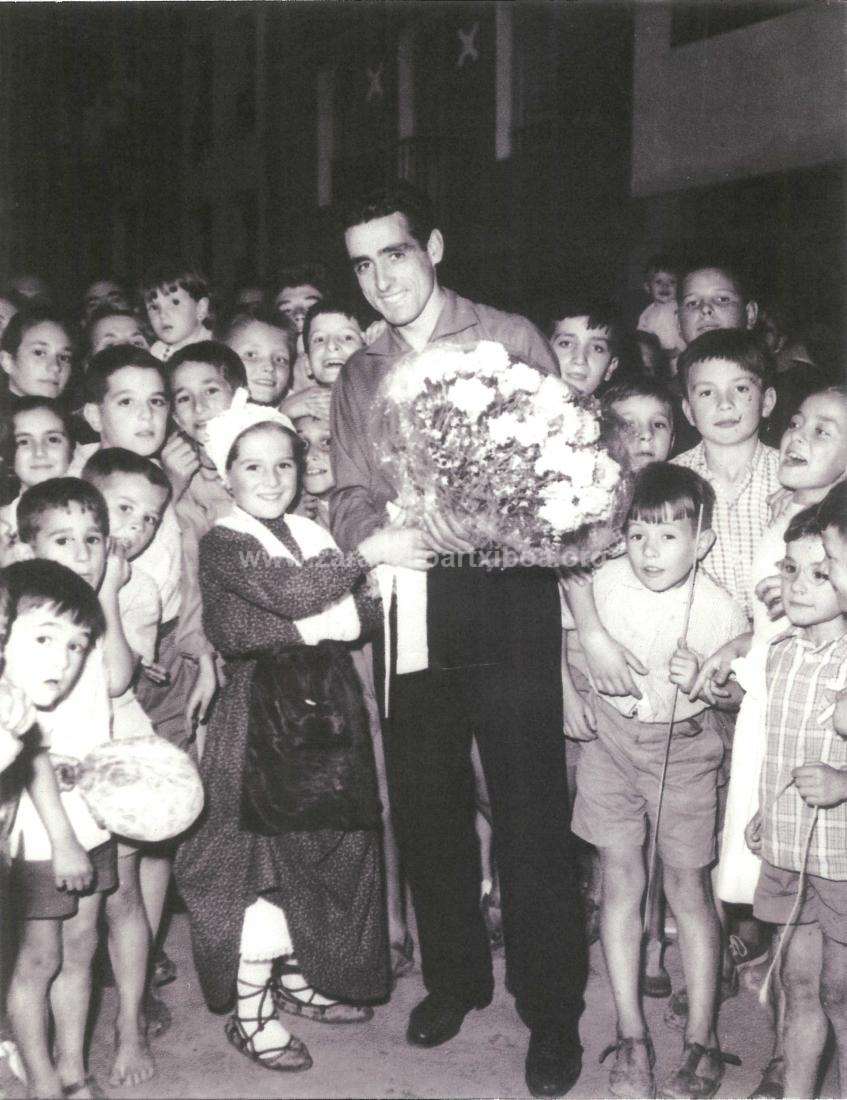 Homenaje al ciclista Jesus Loroño