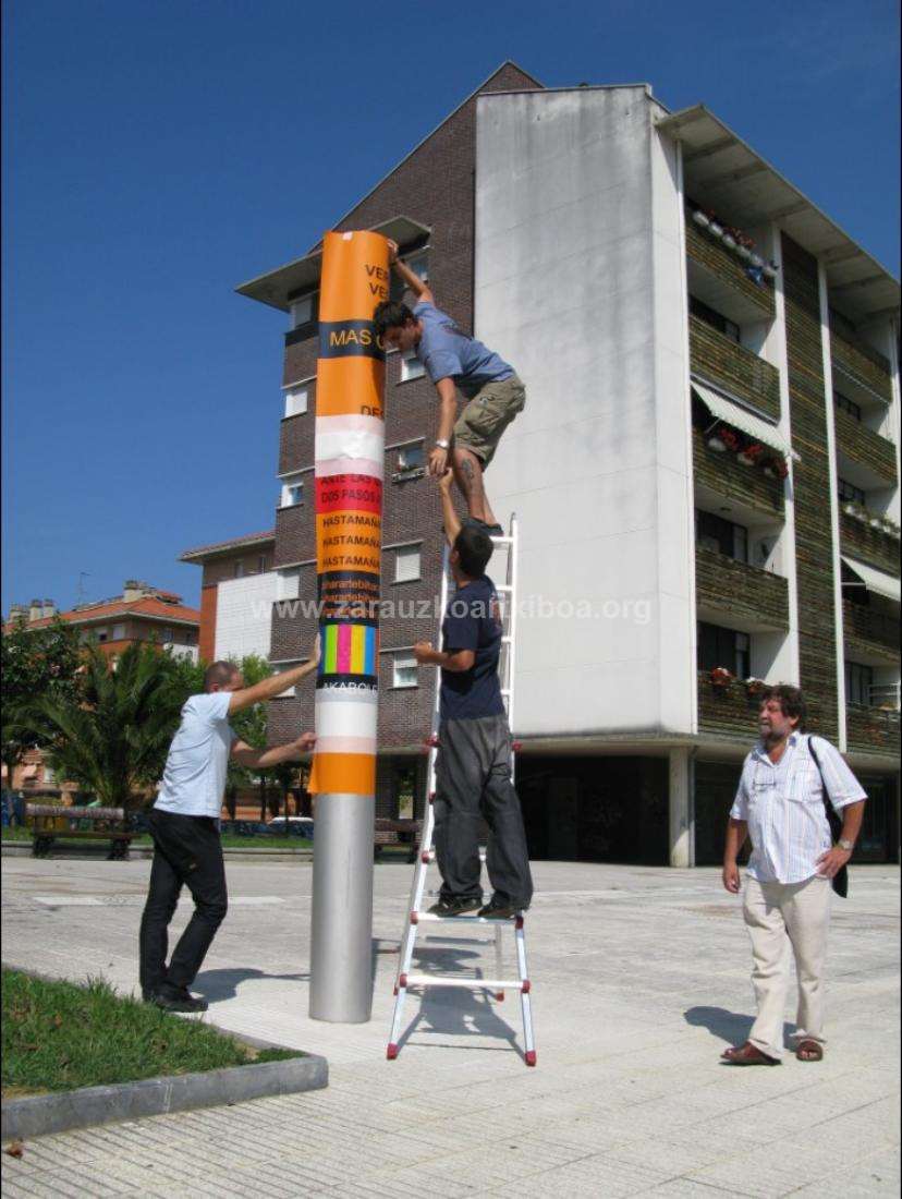 Restauración de las esculturas "Hodiak hodiari dei-Coloquio de tubos"de Josean Legonburu.