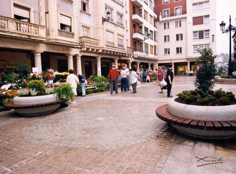 Munoako eta plazako aparkalekuen inaugurazioa