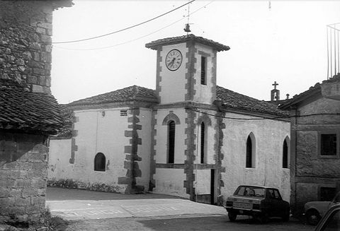 Urdanetako ermita eta plaza