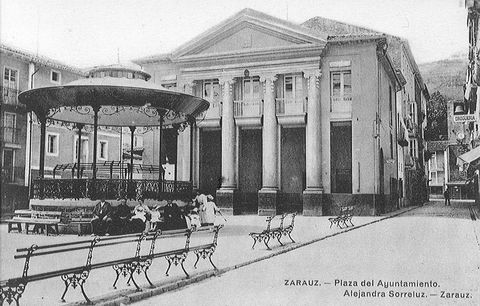 Udaletxeko plaza