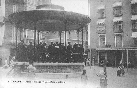 Plaza, kioskoa eta 