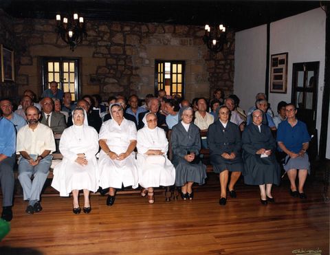 Homenaje a las Hermanas de la Caridad de Santa Ana 2000