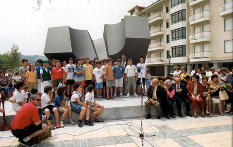 Inauguración de la Bertsolarien Plaza