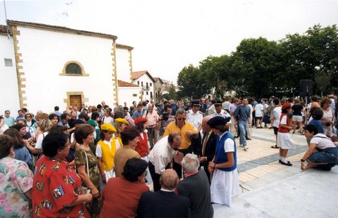 Bertsolarien Plazaren inaugurazioa