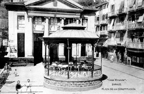 Zarautz. Plaza de la Constitución