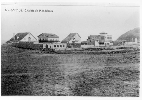 Zarautz. Chalets de Mendilanta