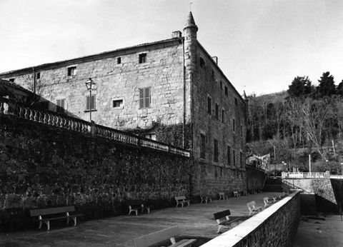Zarauzko Narros Jauregiaren alboko fatxada
