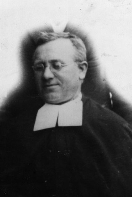 Octavio anaia Zarauzko kristau-eskoletako fededunaren argazkia