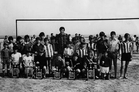 Haurren hondartza-futbola Zarautzen. I. Txopito Txapelketa