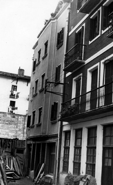 Nuestra Señora del Pilar kalean zegoen orubea, etxeak eraikitzeko erabili zutena