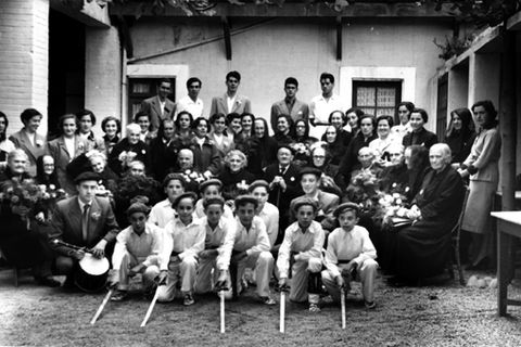 Zaharren omenez Zarautzen egindako festa