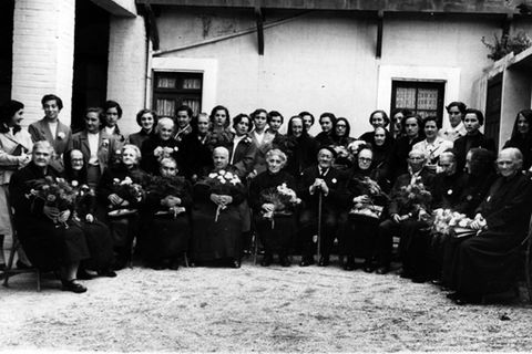 Zaharren omenez Zarautzen egindako festa