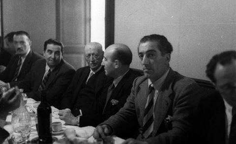 Comida homenaje por jubilación a Julián García, veterinario de Zarautz