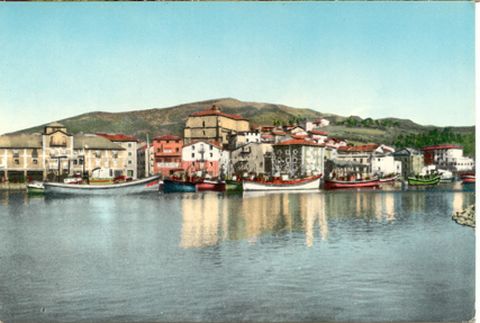 Barcos de pesca en el puerto de Orio