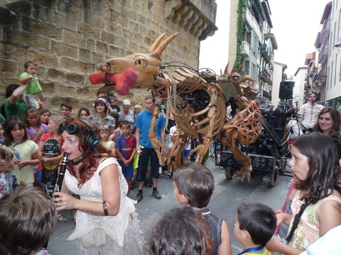 Zarauzko Nazioarteko XVII. Kale Antzerki Topaketak: Kalerki 2010
