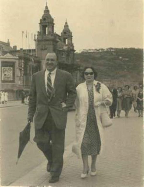 Eusebio Bastida eta bere emaztea Margarita Chapartegui Zaragozako Pilar katedralean