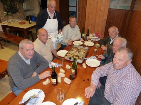 Socios históricos en la cena semanal de los viernes