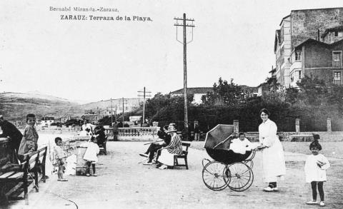 Zarautz. Hondartzako terraza