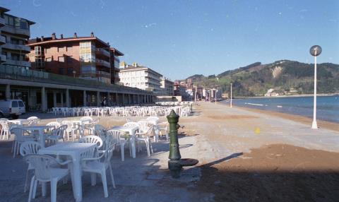 Obrak Zarauzko malekoian